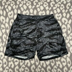Men's Athletic Shorts - Black Camouflage Tiger Lined XL